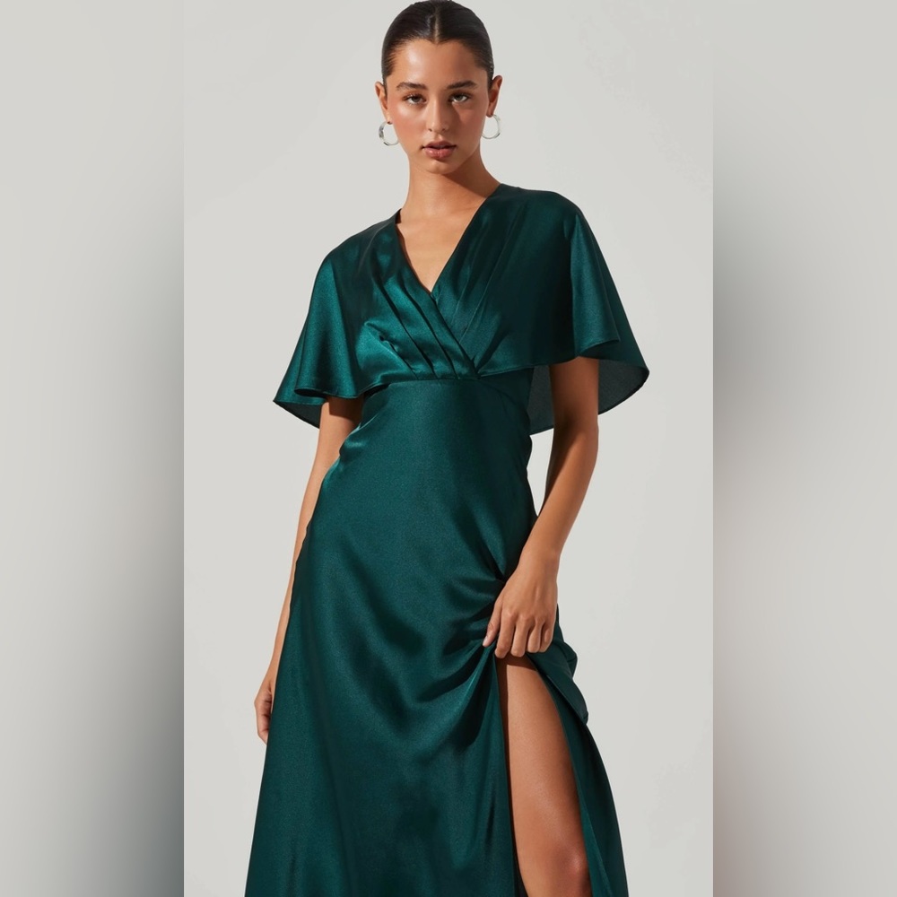 ASTR The Label Green Alessia Satin Flutter Sleeve Midi Dress